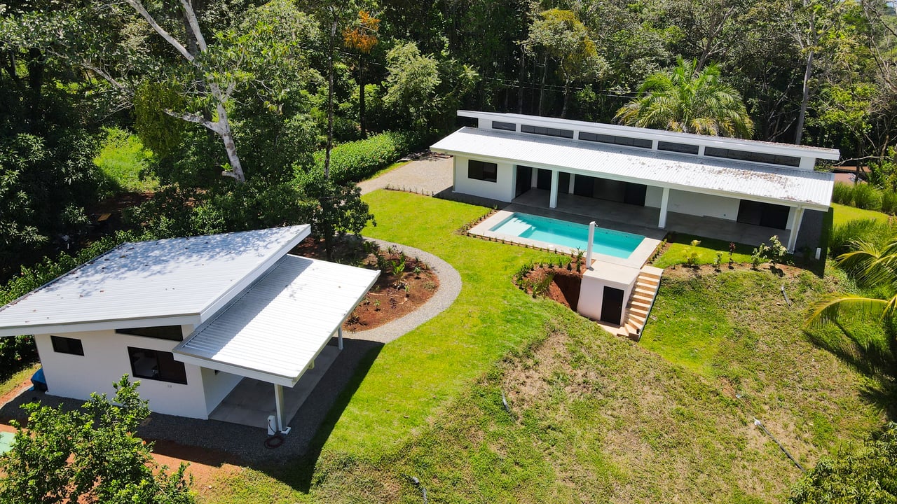 Exquisite Modern Retreat with Ocean and Mountain Views in Ojochal, Costa Rica