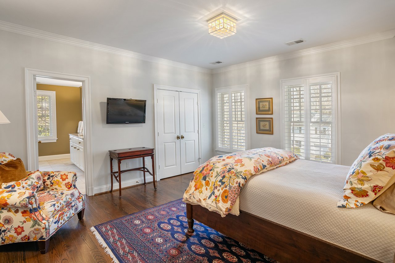 5025 Linnean Ave NW, Washington, DC 20008