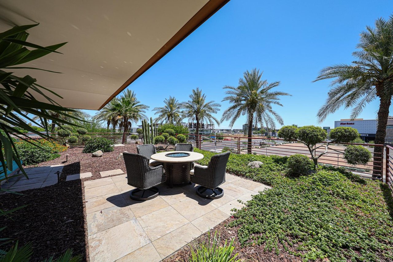 7157 E Rancho Vista Dr, #3006