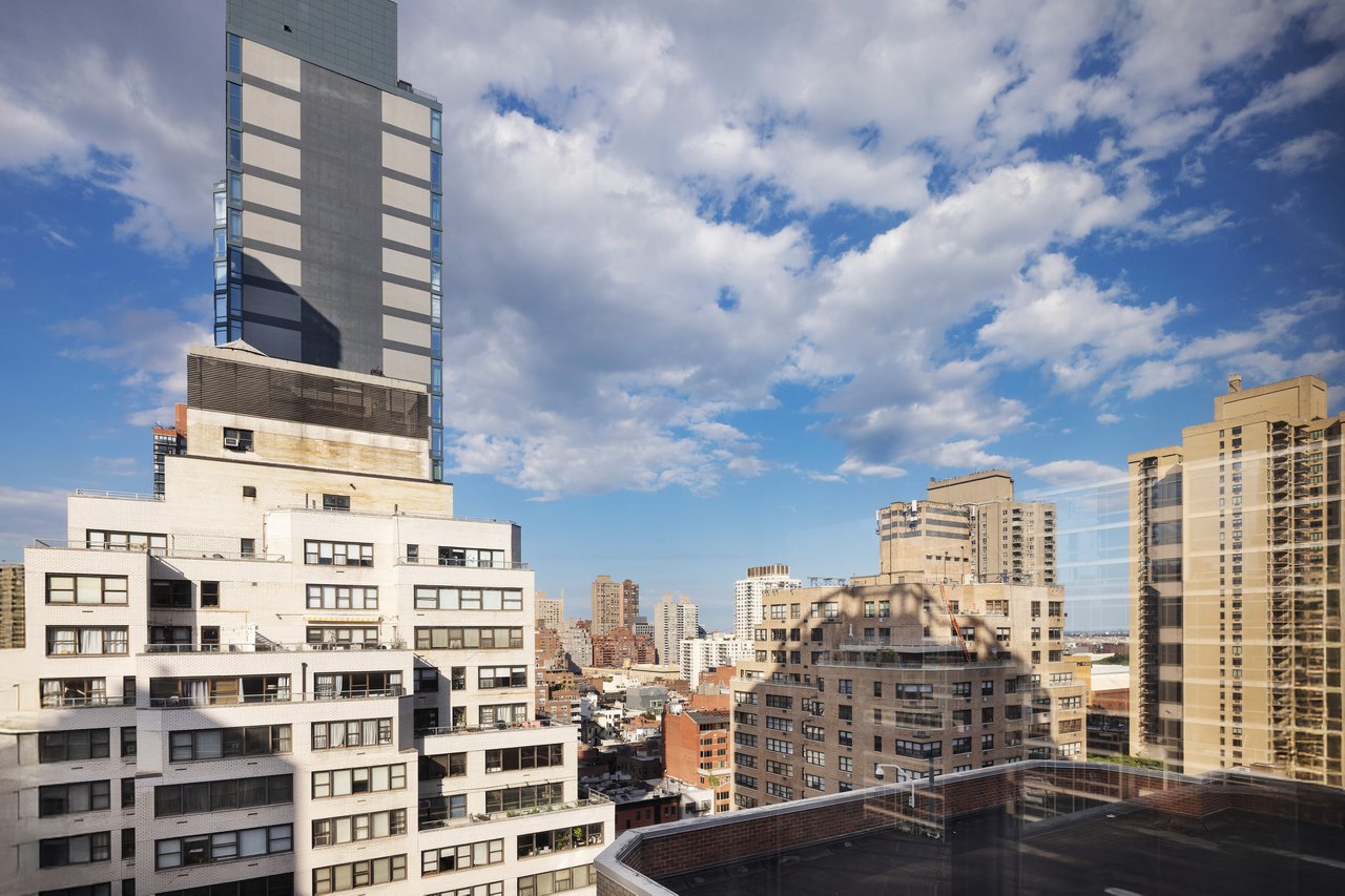360 East 72nd Street, C1803