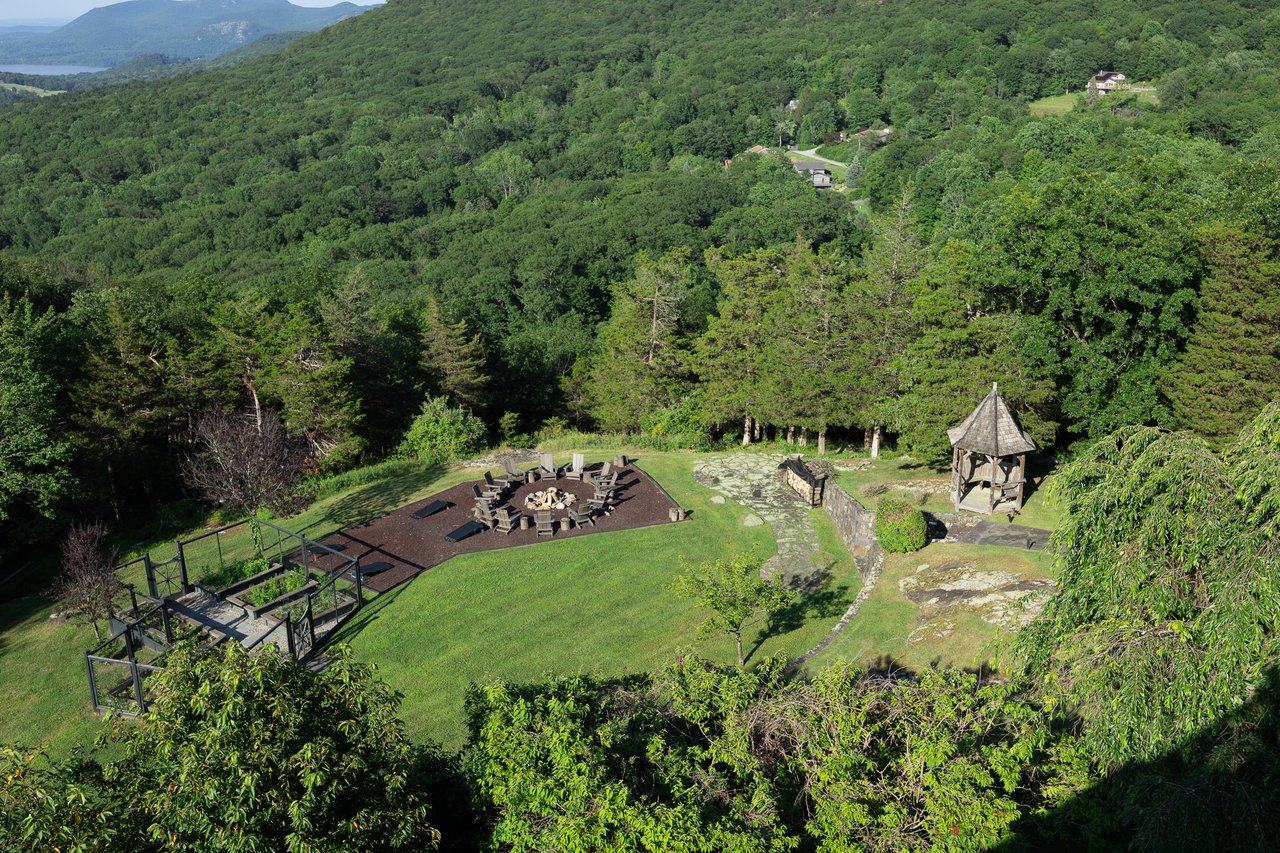 12 Mountain Brook Road