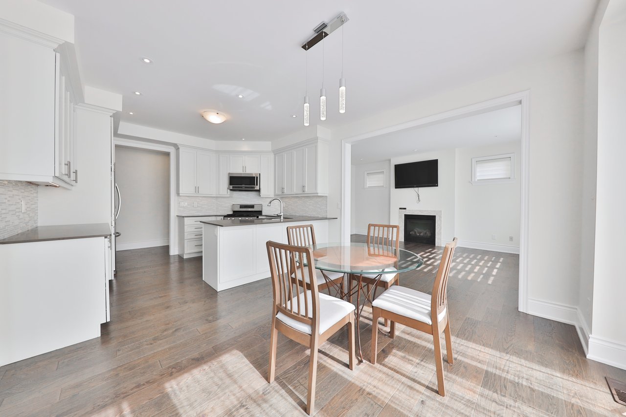 2163 Vineland Crescent, Oakville