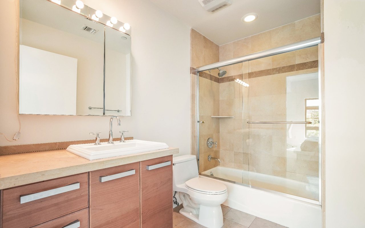 8788 Shoreham Dr Unit: PH43