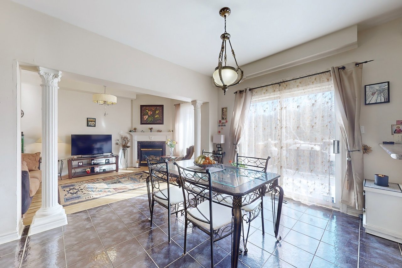 189 Humberland Dr