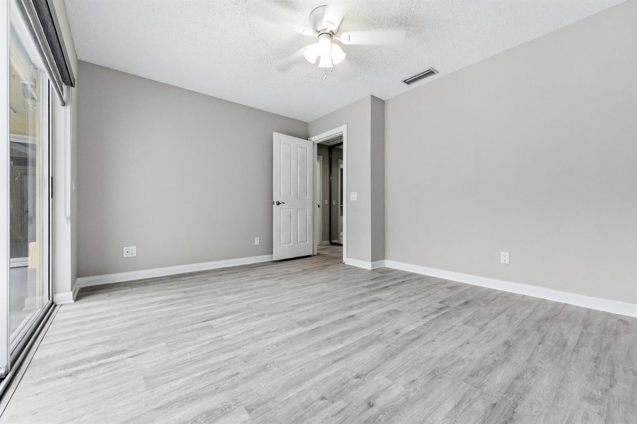 4904 Lake Catherine Dr