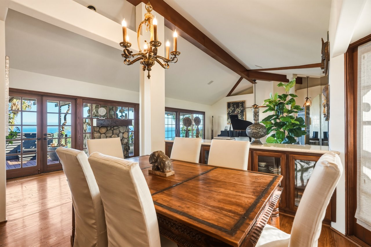 3400 Coast View Dr
