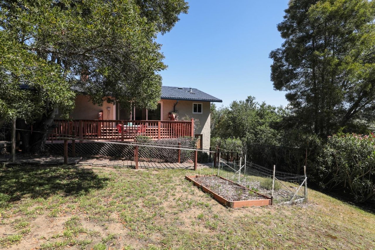 925 Siskiyou Drive