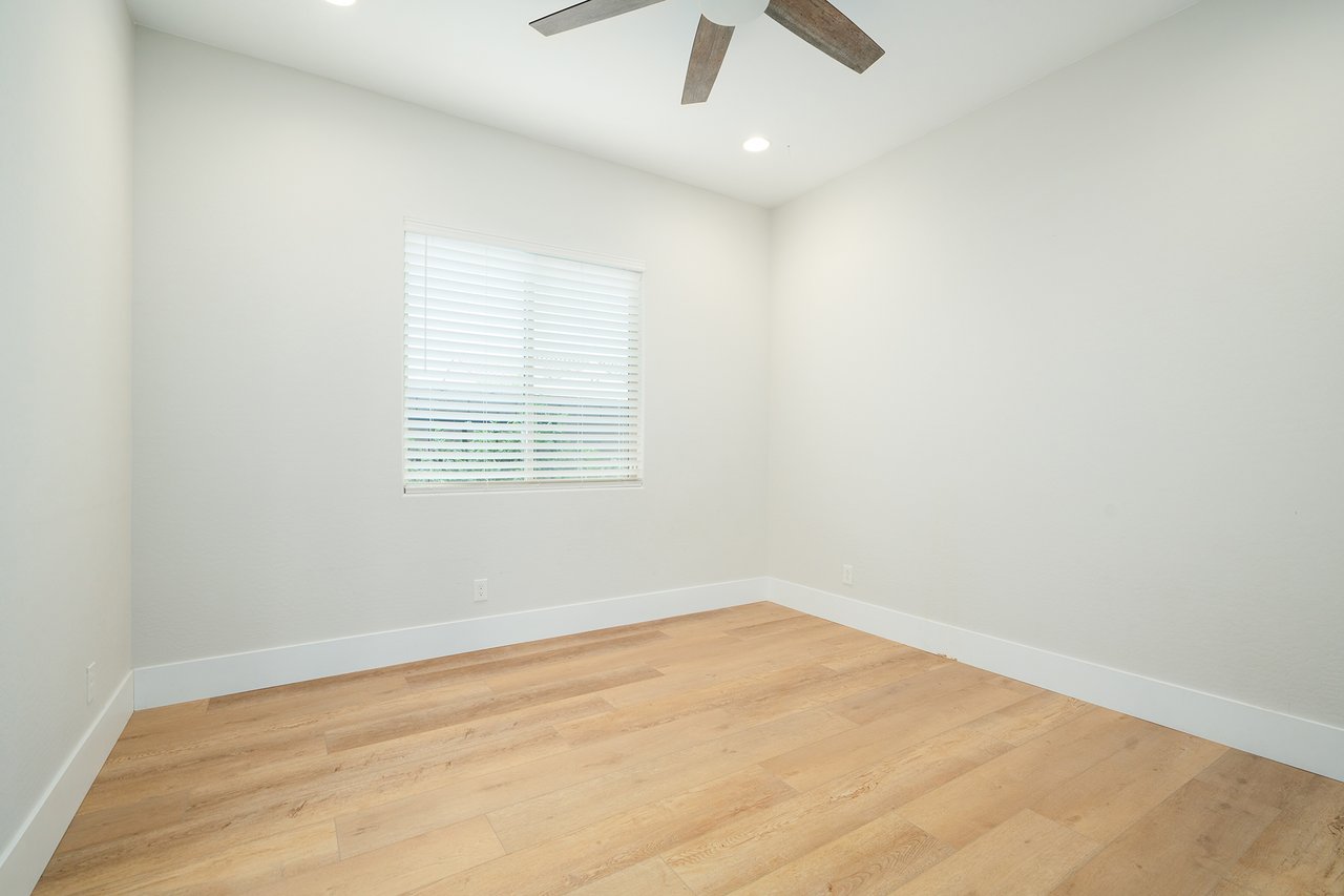 5537 E VIA CABALLO BLANCO