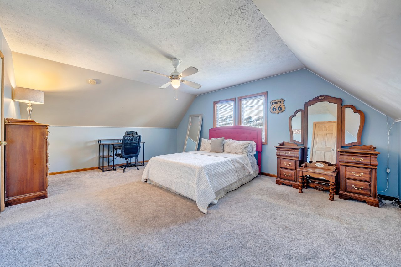 100 Sandpiper DR