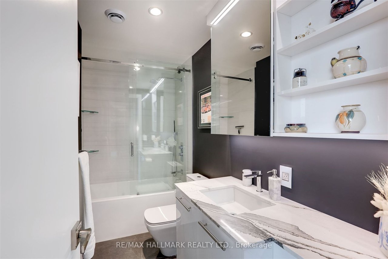 LUXURY AND SOPHISTICATION 