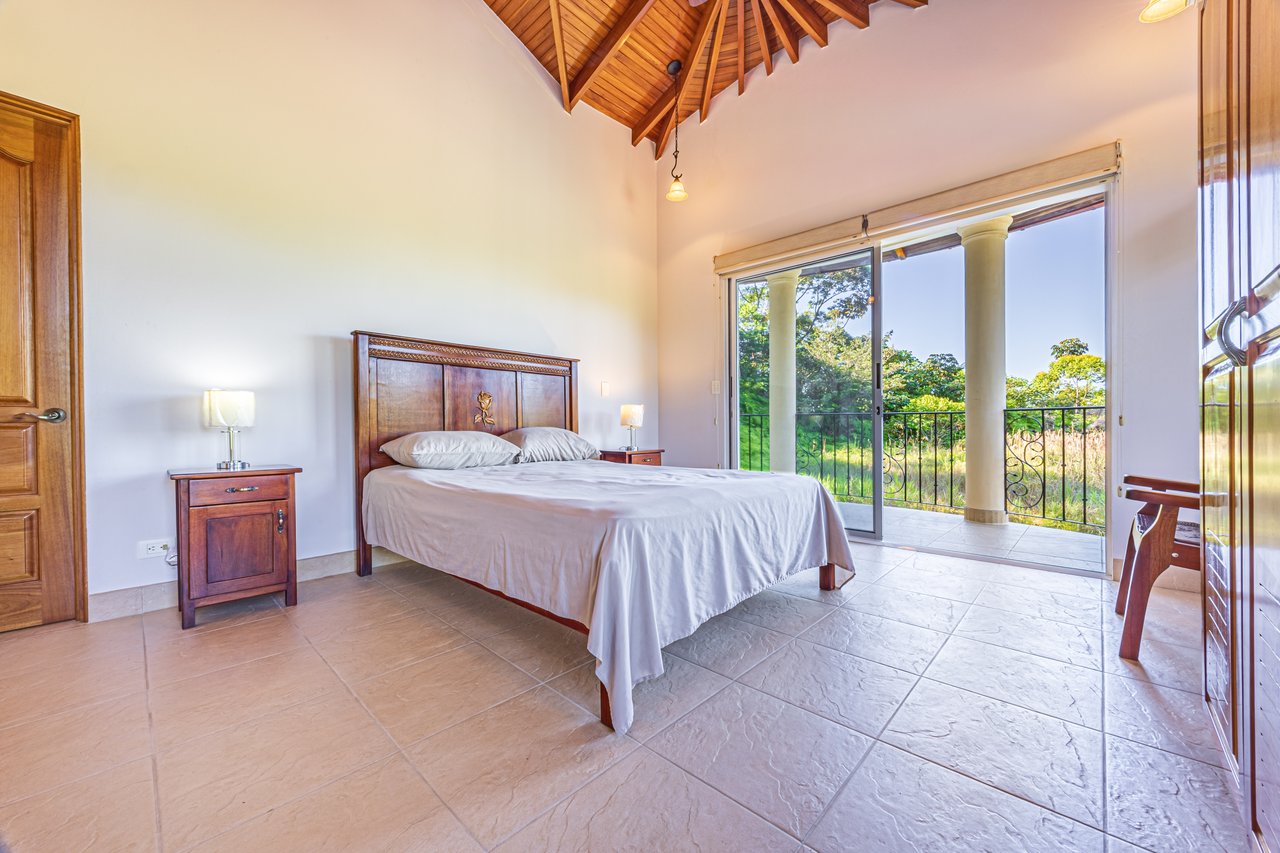 Elegant 3 Bedroom + Office Jungle Home in Puesta Del Sol, Ojochal