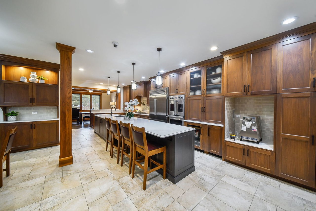 Luxury Townhome in Mackenzie Place Wheaton | 2009 MacKenzie Pl Unit 2009