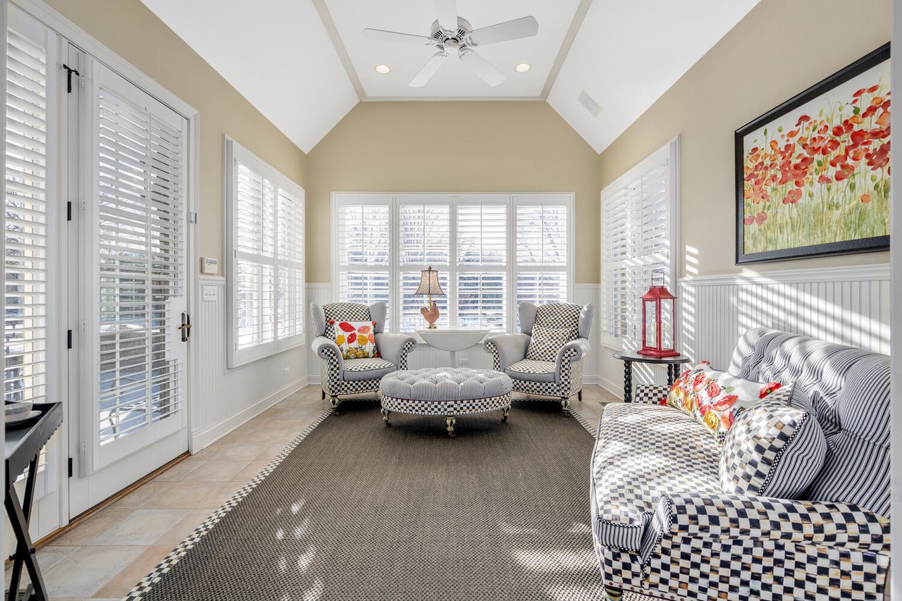 3723 Grand View Ct, St. Charles IL. - Luxury Living in the Tradition Neighborhood