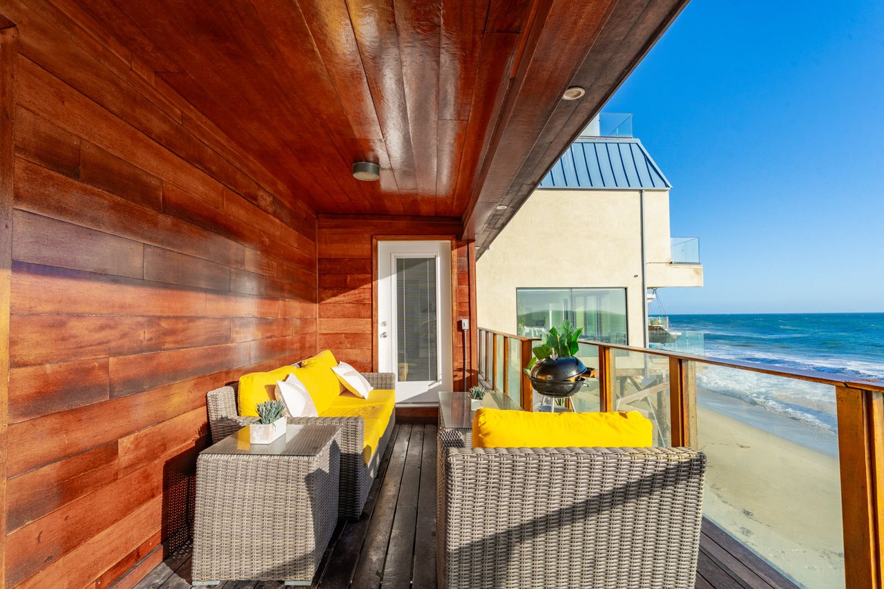 Pacific Retreat 🌊