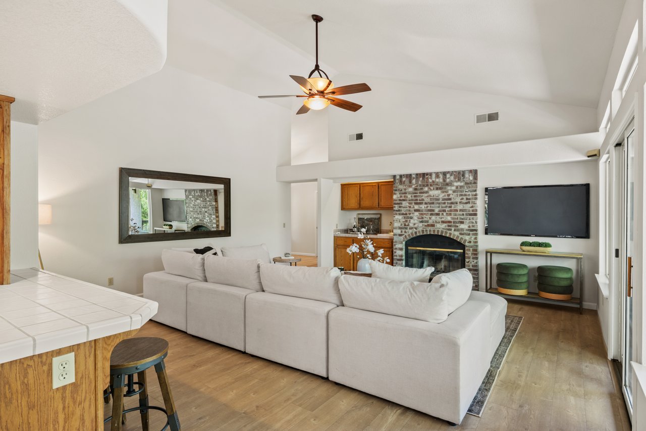 2964 Ridgeview Dr