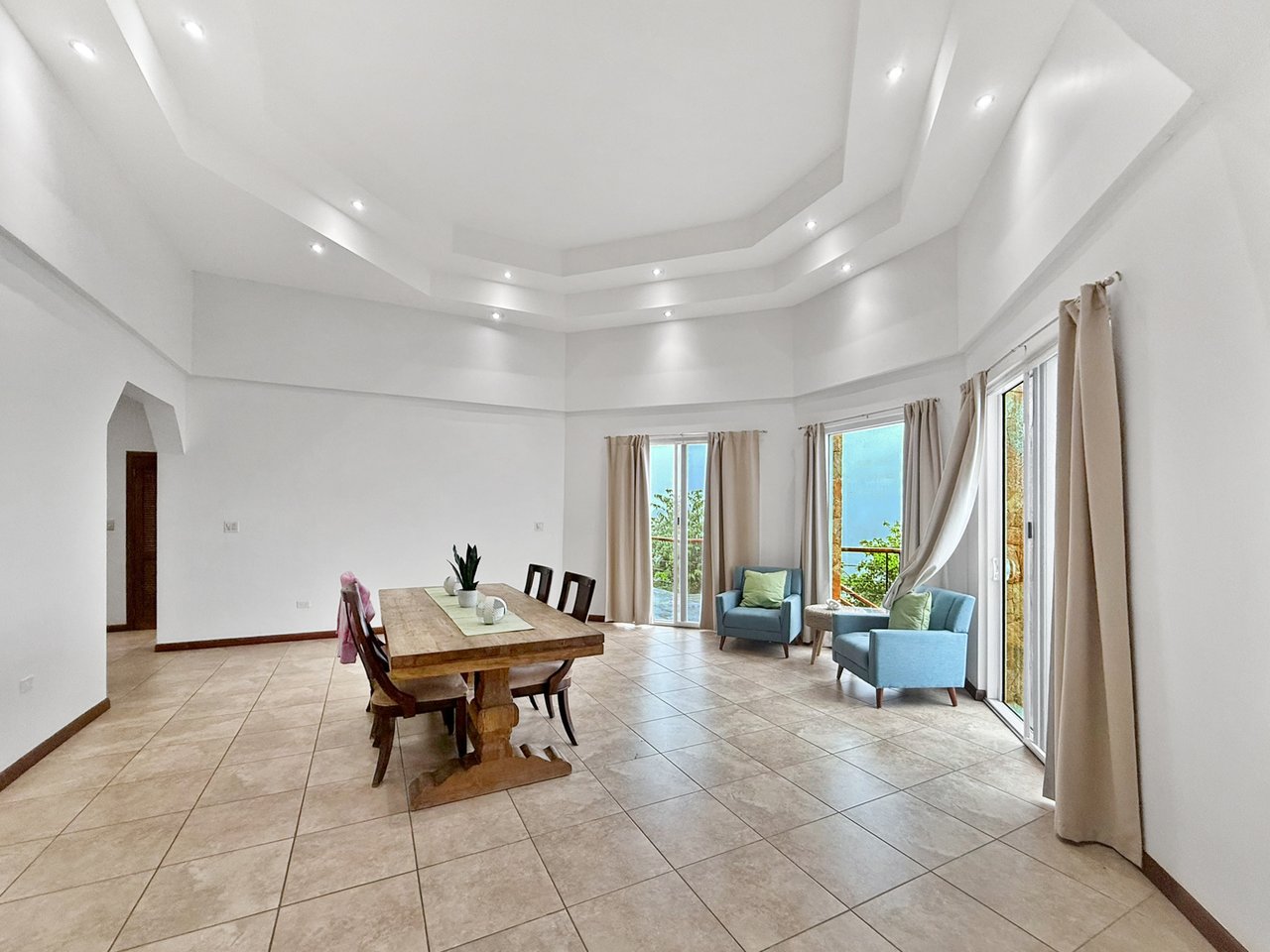1039 Spooners Estate 3 Bedroom Apartment