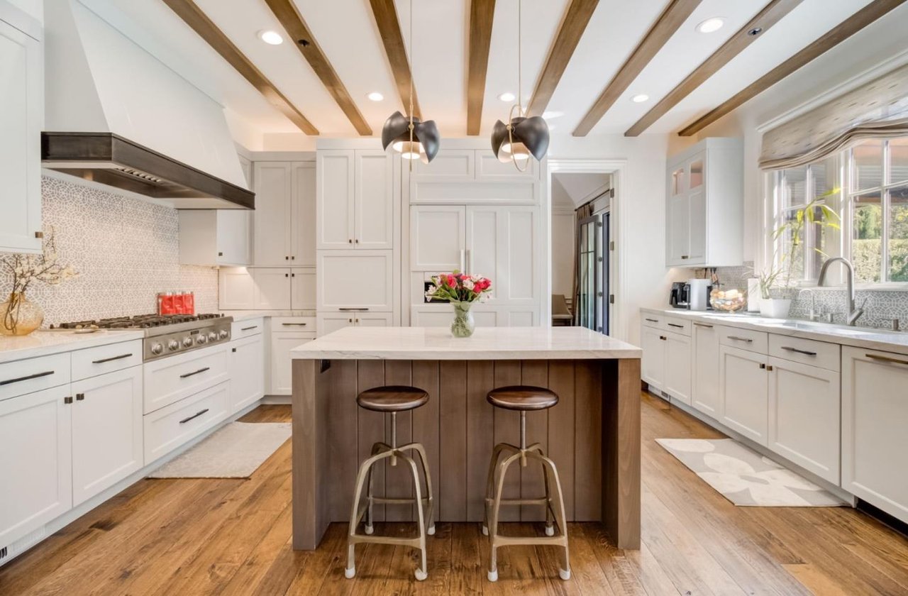 120 Royal Oaks Ct