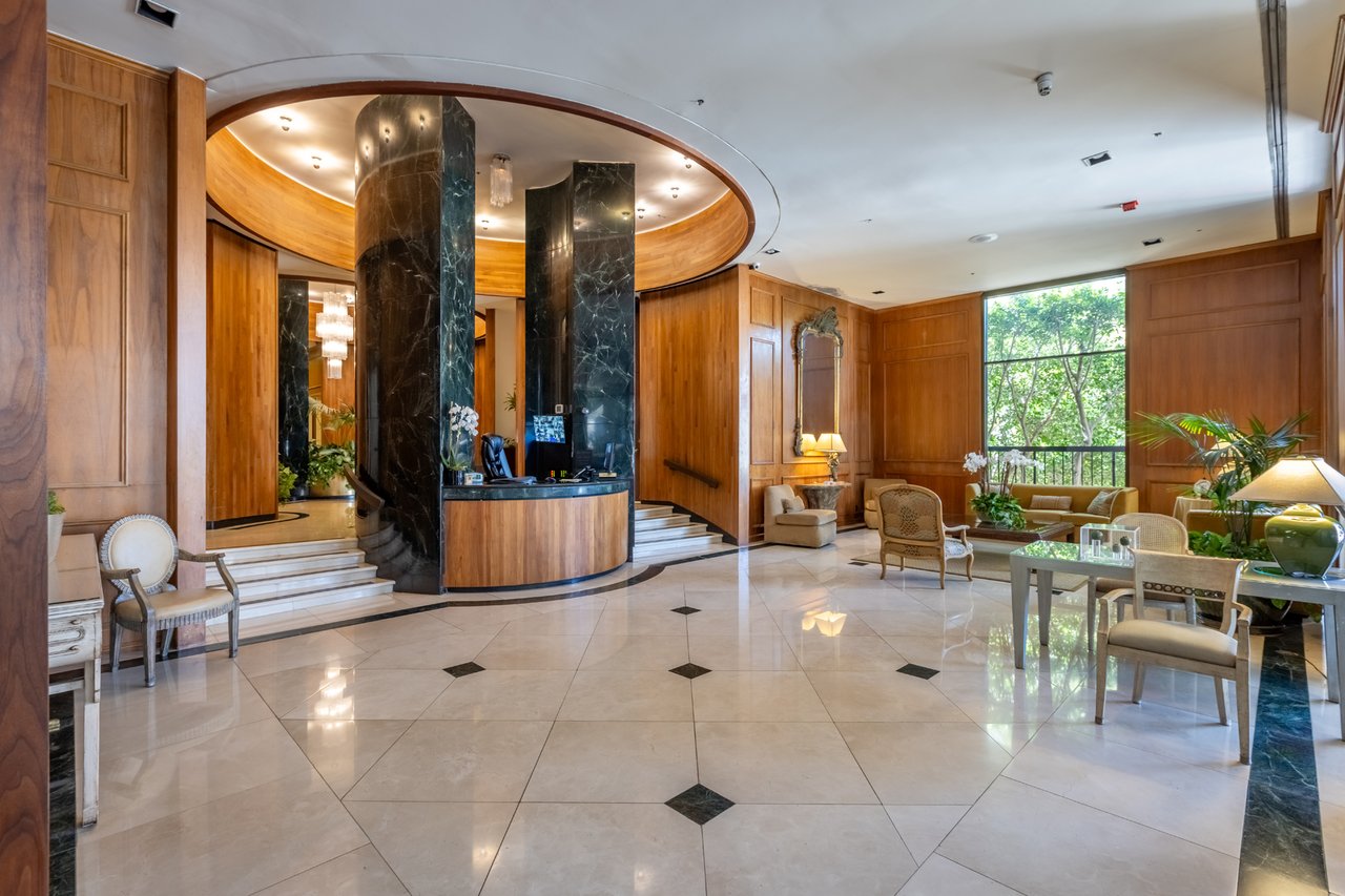 10790 Wilshire Blvd #301, Westwood