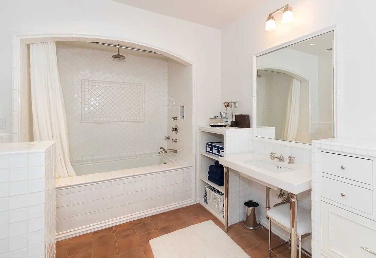 1041 Mission Ridge Rd