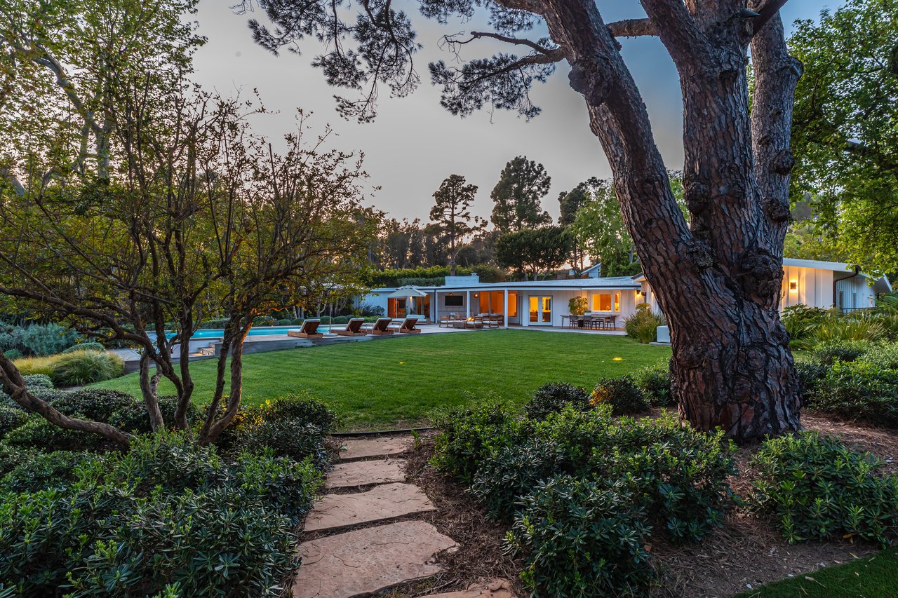 28020 Sea Lane Dr