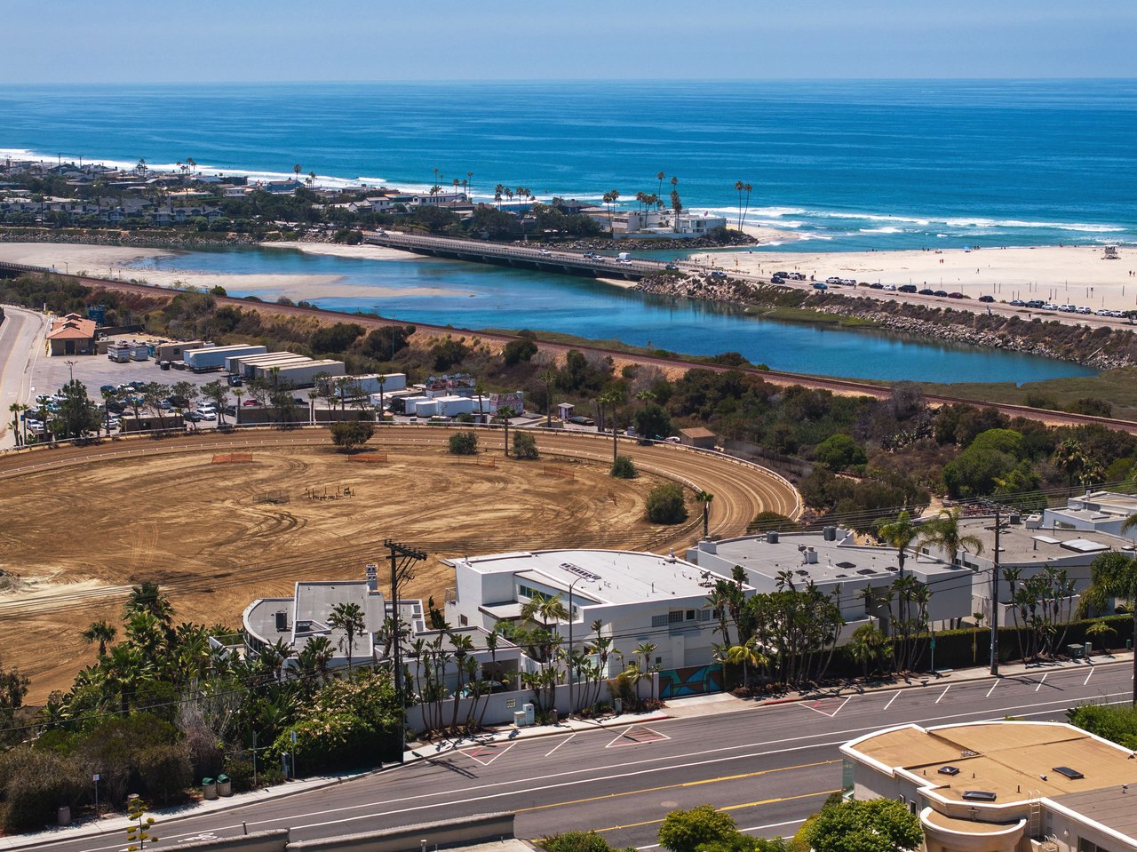 For Lease | 121 Via De La Valle