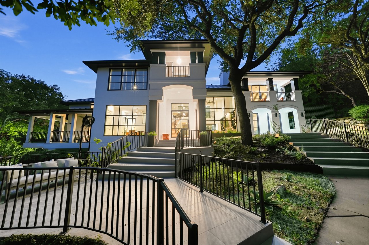 THE CANOPY 3.3 private acres in the heart of West Lake Hills.