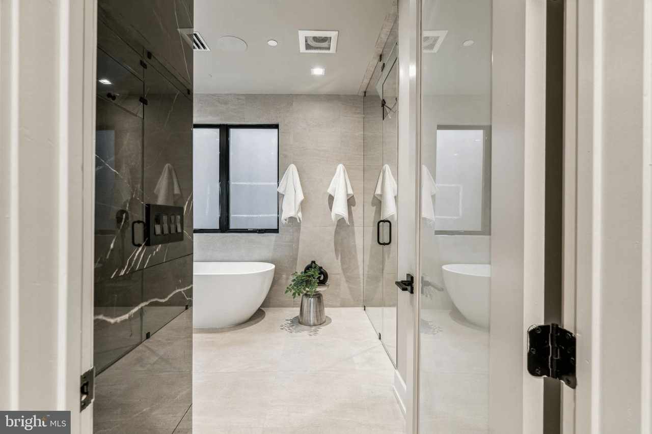 336 S Hicks St, Philadelphia, PA 19102