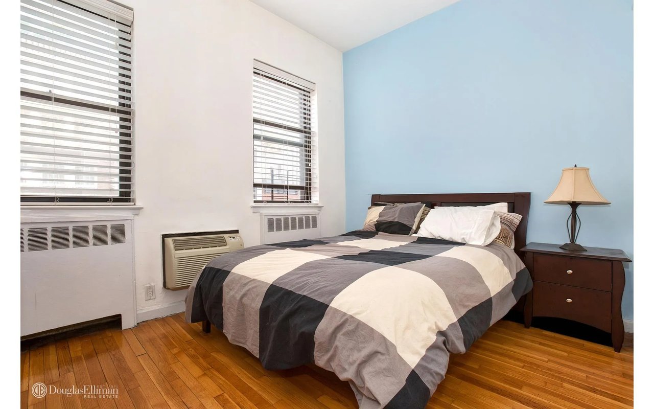 230 East 52nd Street Unit: 4A