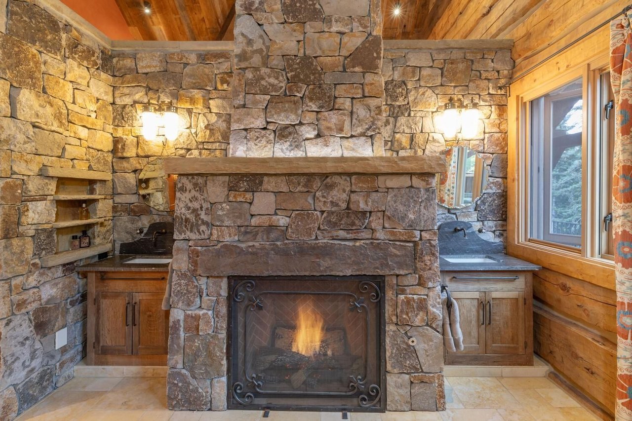 274 Benchmark Dr