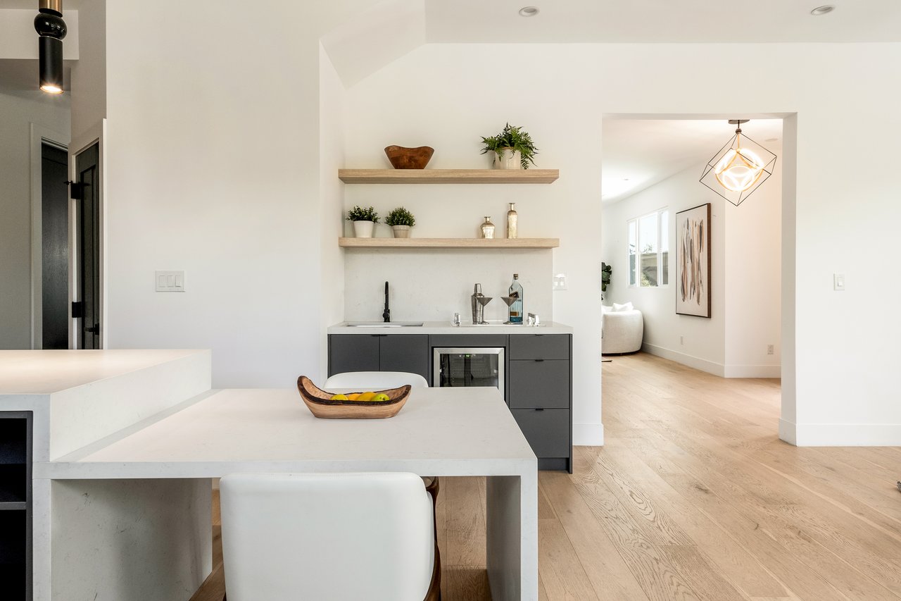 350 Mount Carmel Dr, Glendale 