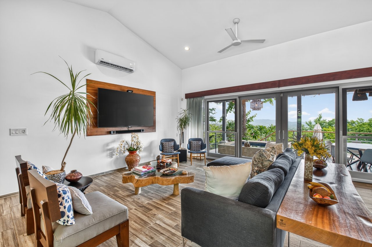 Casa Pochote | Artisan Luxury Villa in Tamarindo | Pool, Jacuzzi & Langosta Beach Club Membership Included