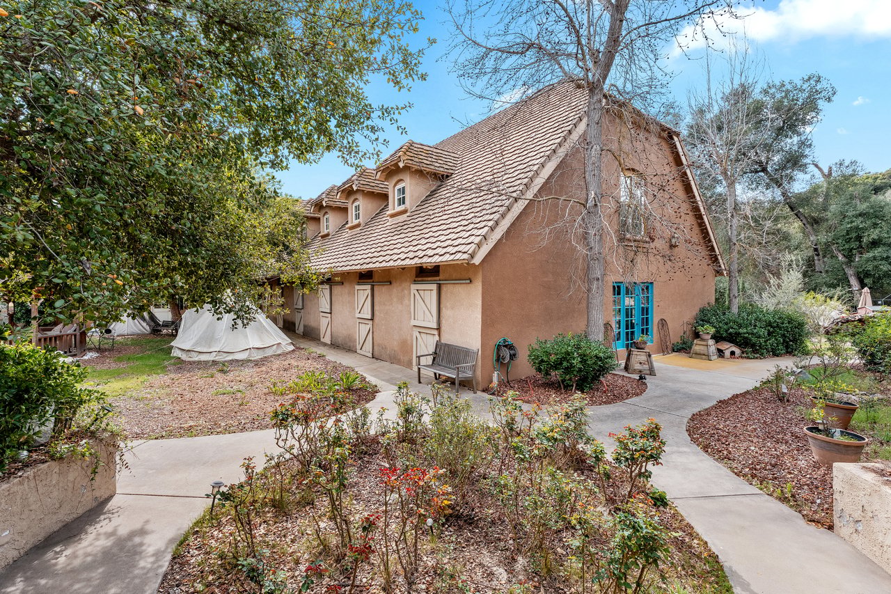 39455 Avenida La Cresta
