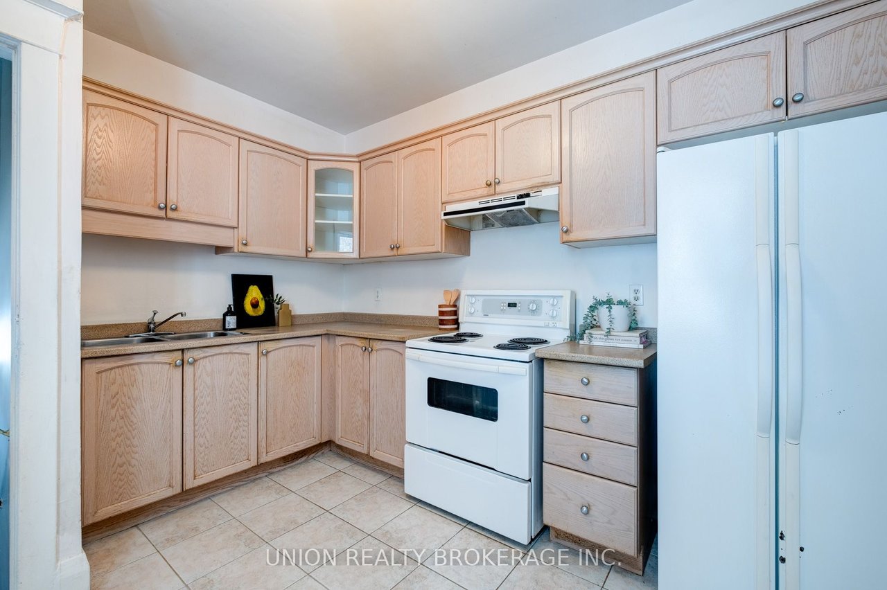 731 Coxwell Ave
