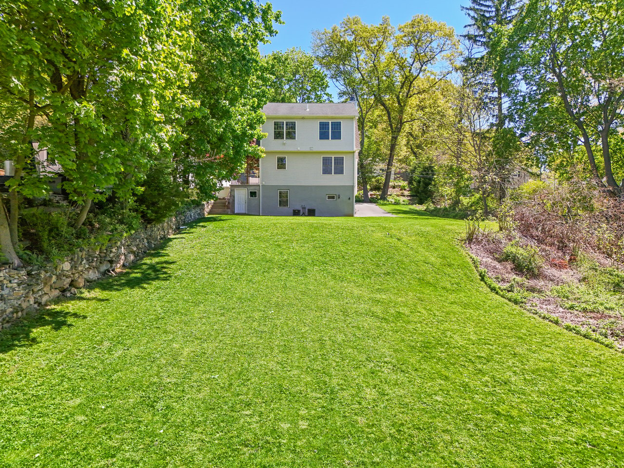 24 Bedford Avenue