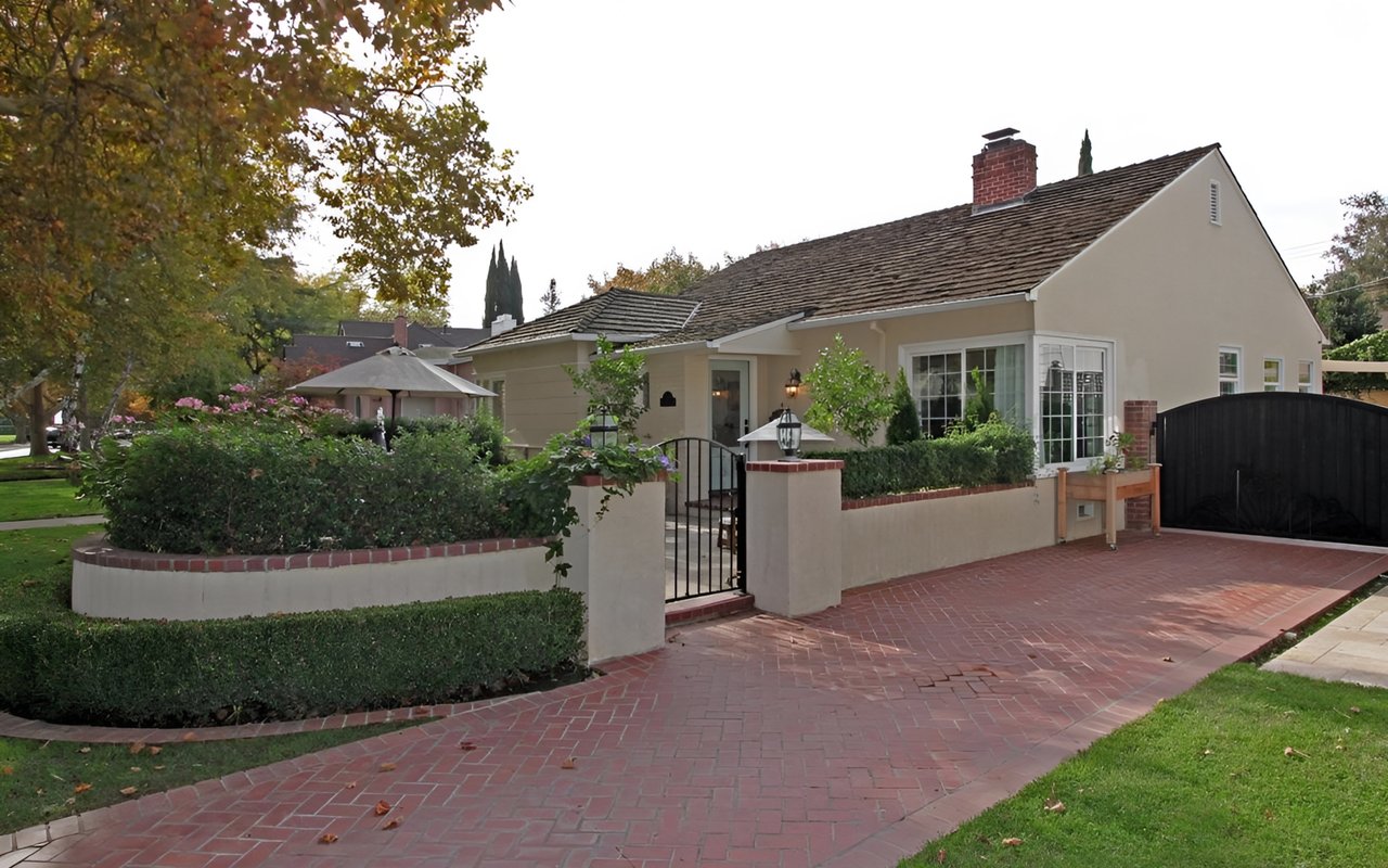 Sold: 2900 Land Park Drive