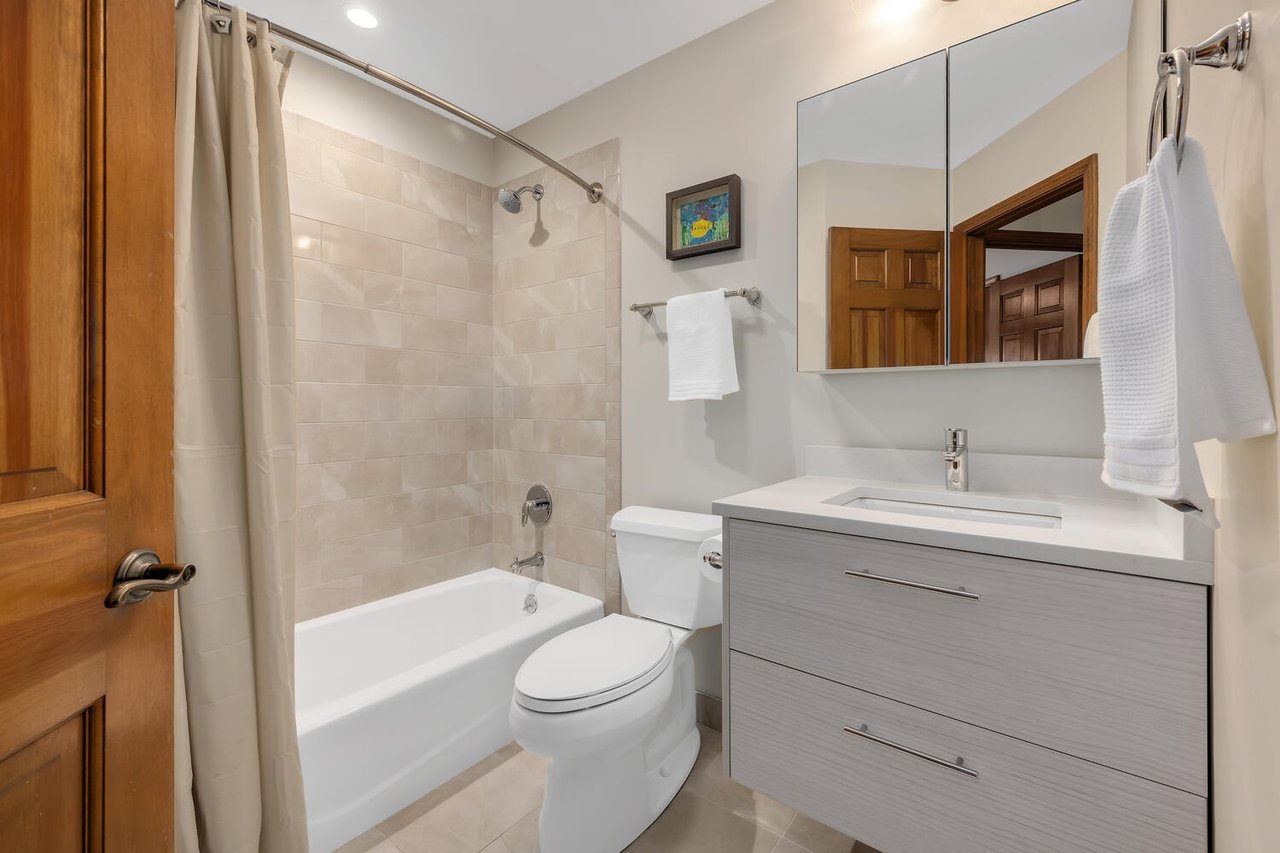 412 Lawrence Avenue Glen Ellyn | Walk to Downtown | No HOA Townhome | Joe Soto @ RE/MAX