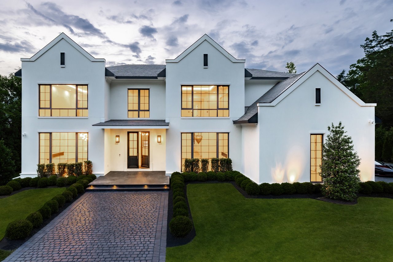 1102 Chain Bridge Road