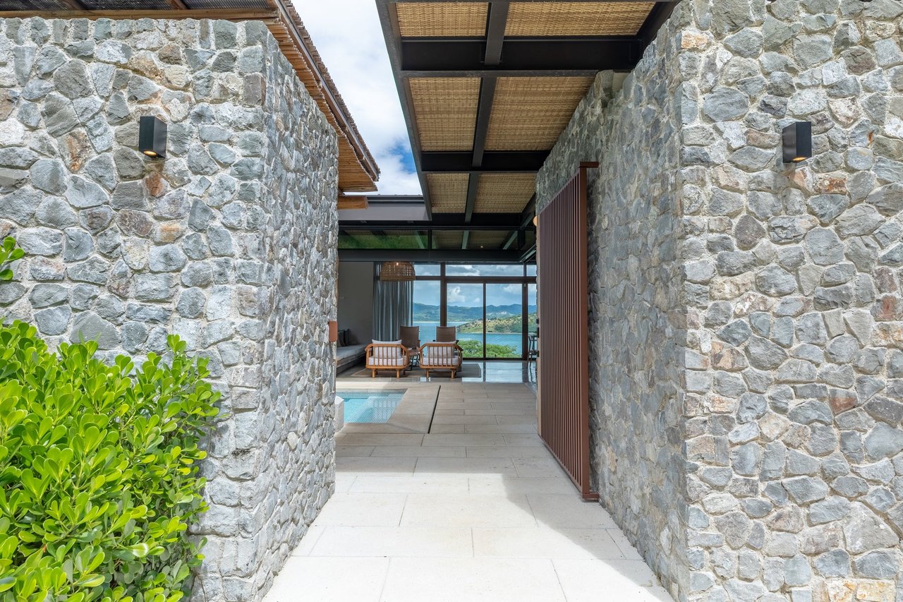 Modern Tropical Ocean View Bay Villa in Costa Elena