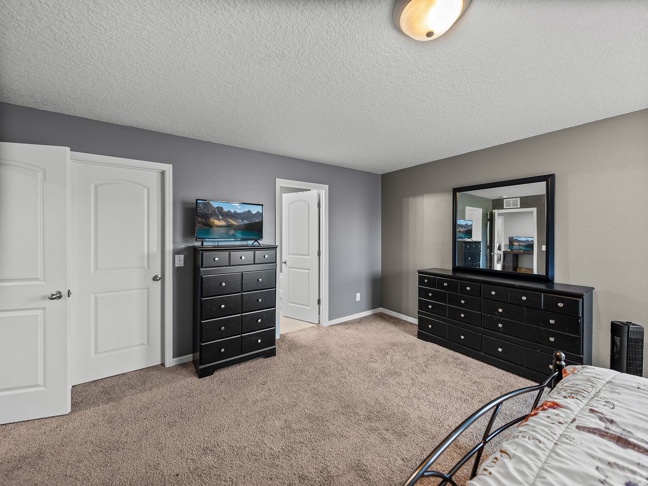 5660 Elsinore Way