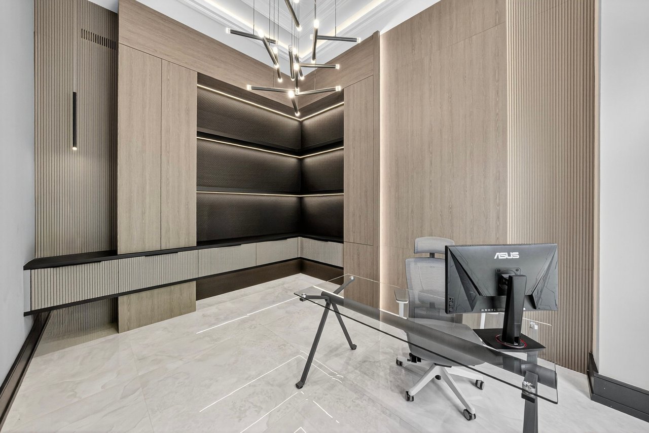 Distinctive Luxury Residence