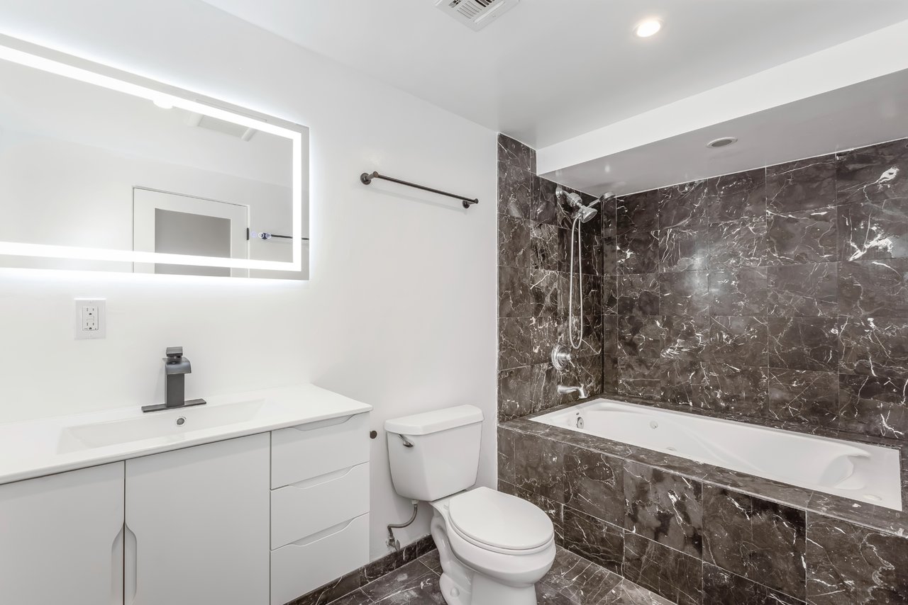 8560 Hollywood Blvd, Hollywood Hills