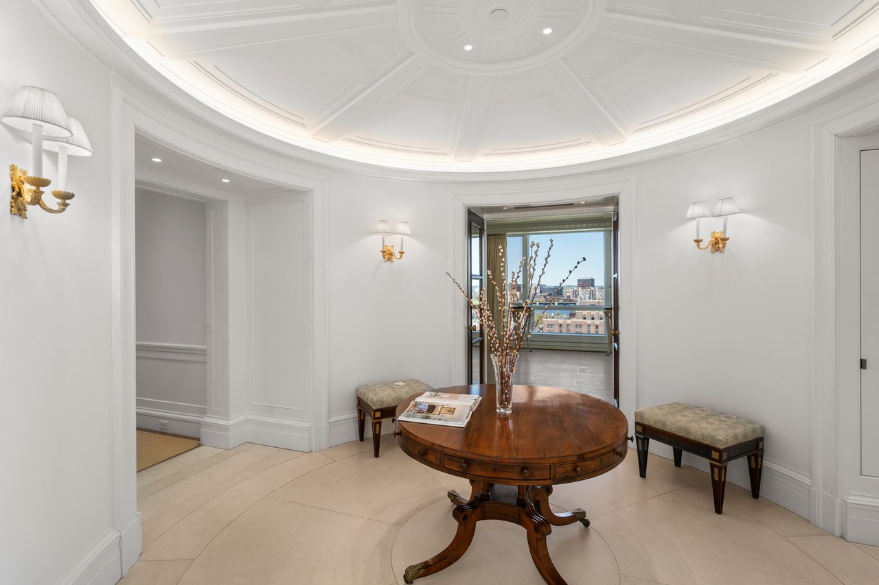 The Carlton House 16BCD