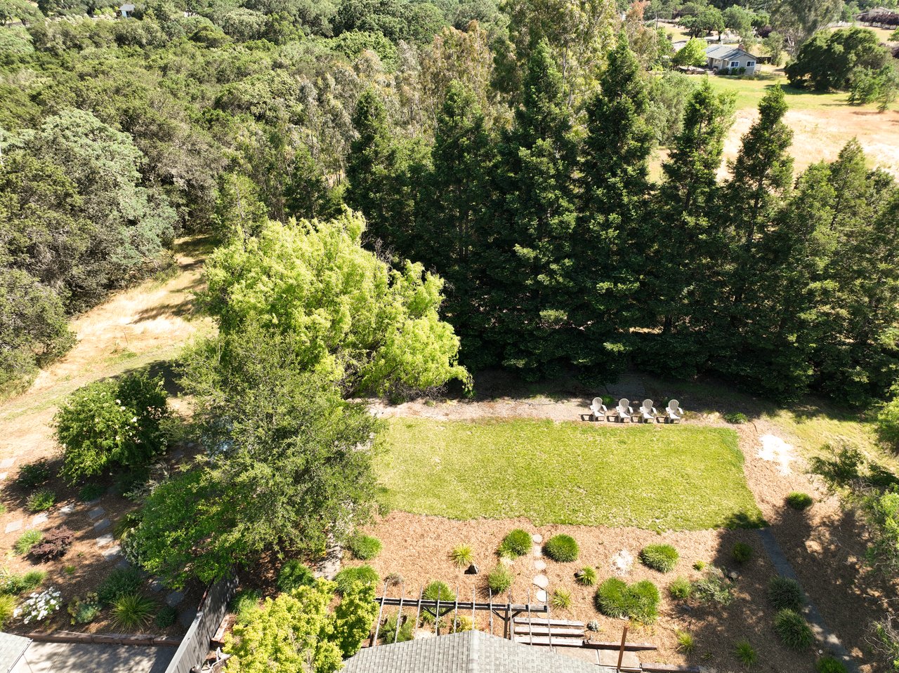 725 Lytton Station