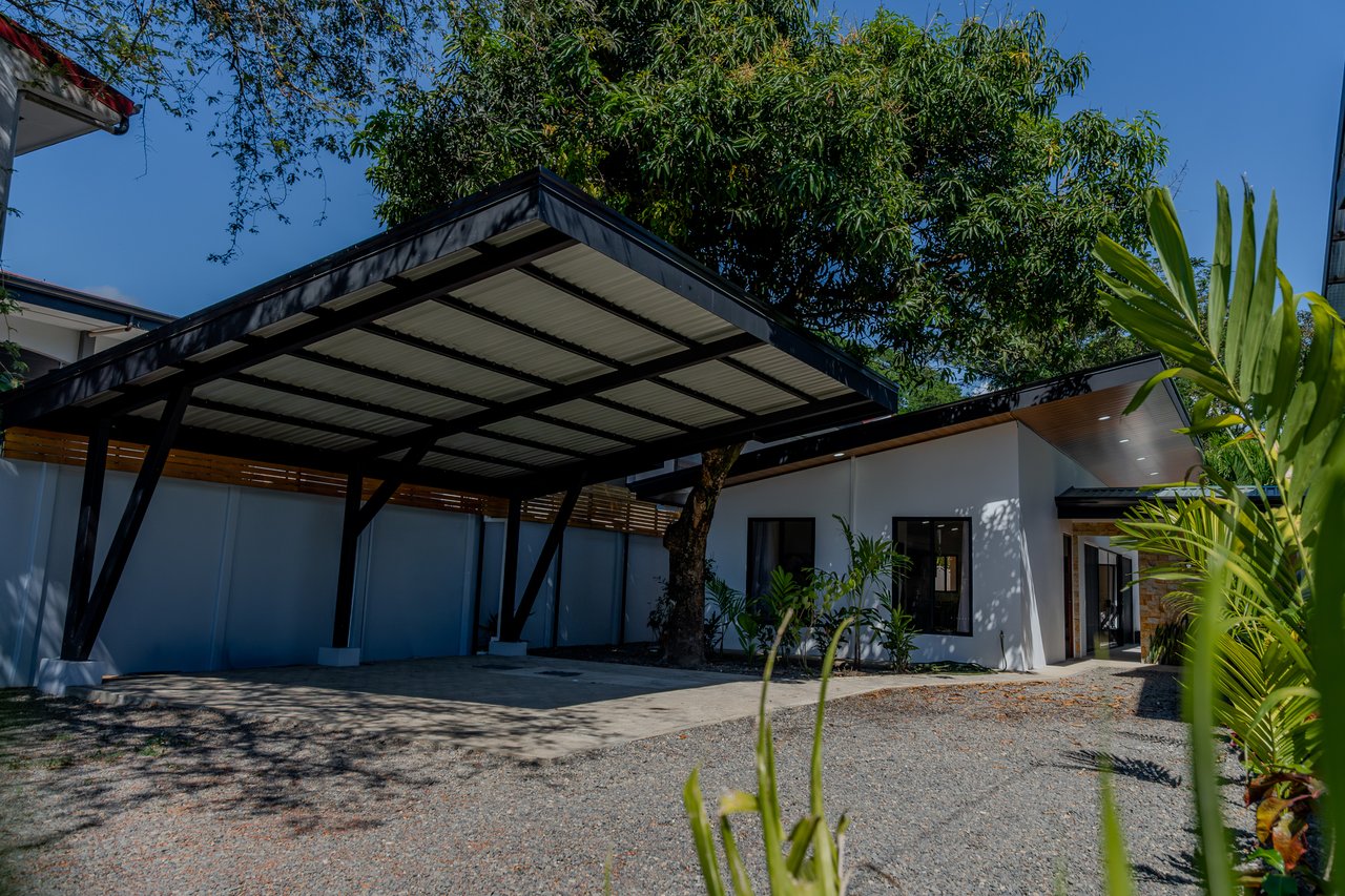 Location,Location, Location – 3-Bedroom Villa Steps from the Beach