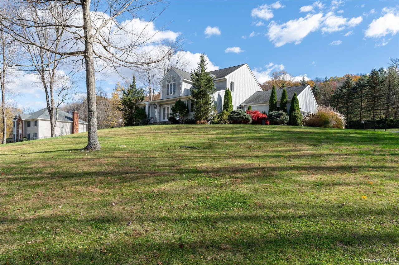 468 Peekskill Hollow Rd