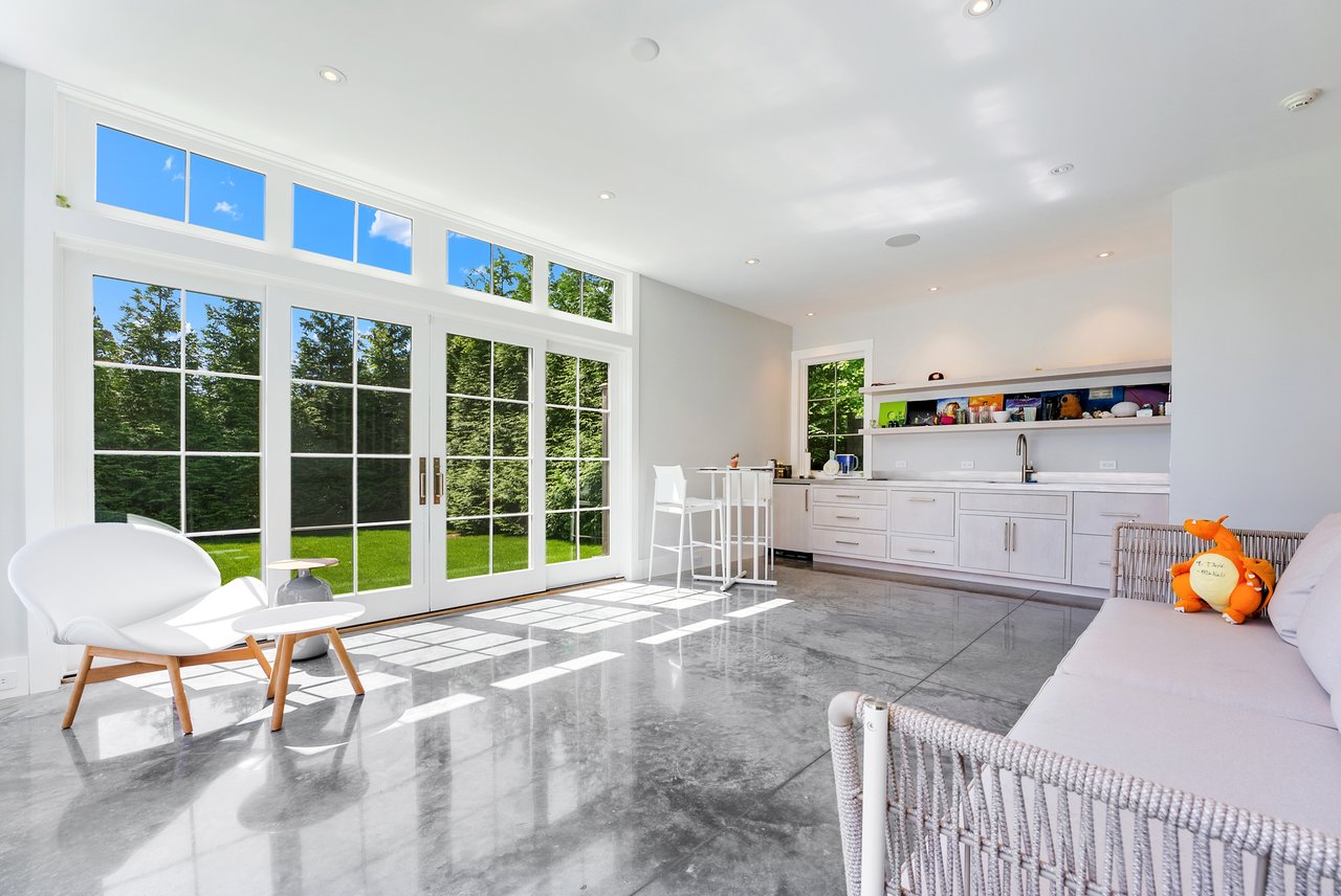 30 Pierce Ln