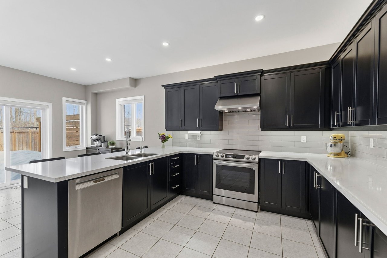 2998 Annalysse Drive, Orillia