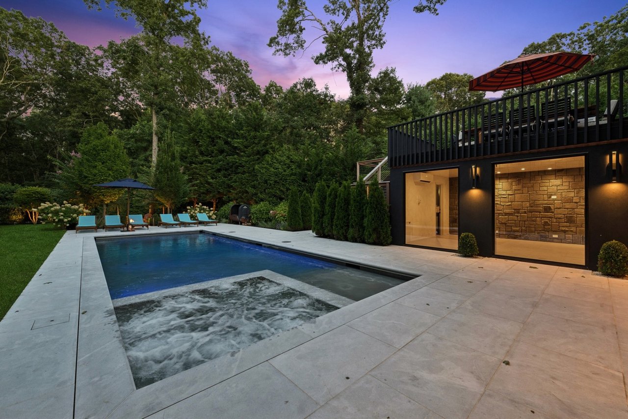 18 Knoll Rd
