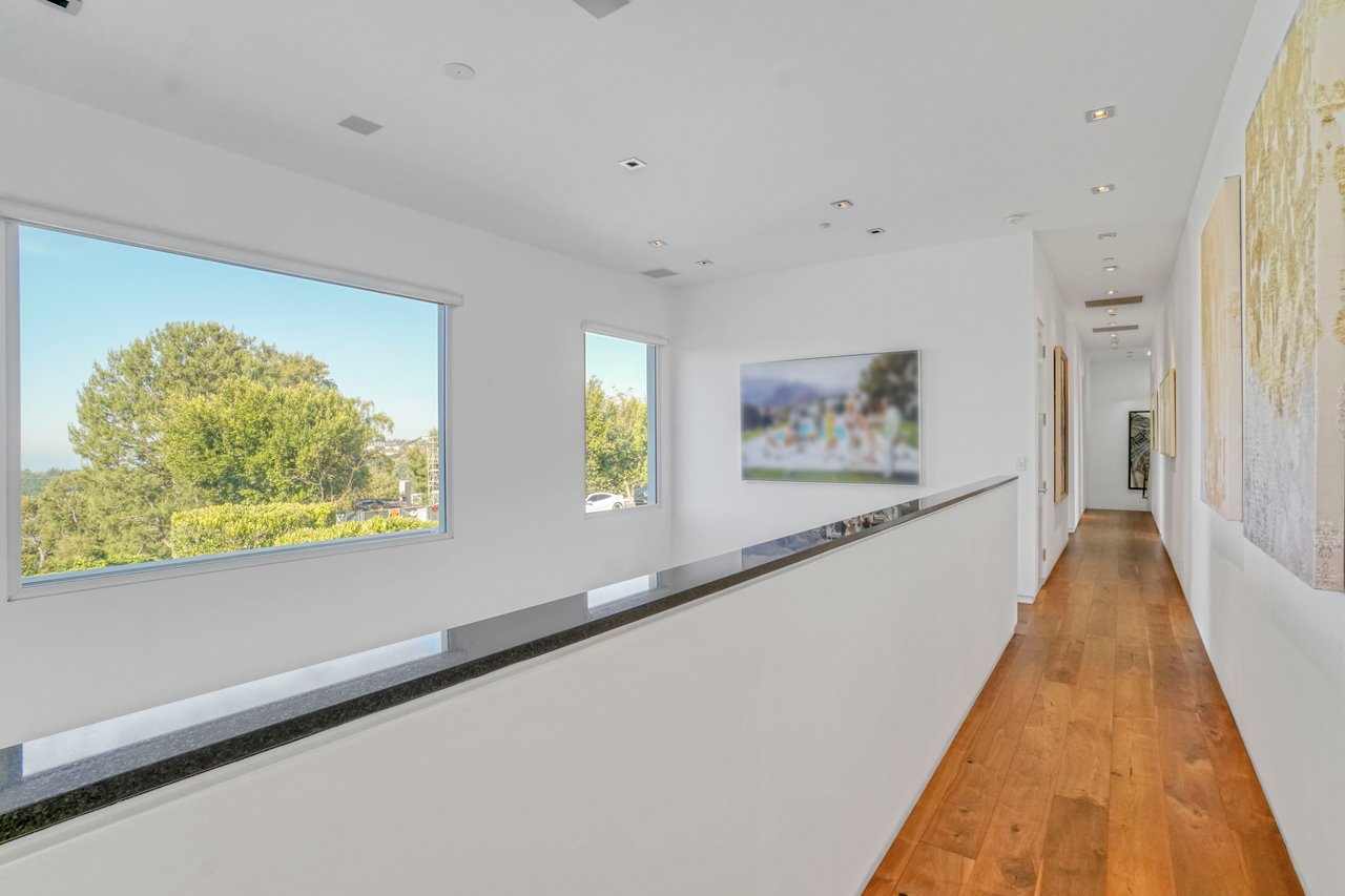 1116 Linda Flora Drive