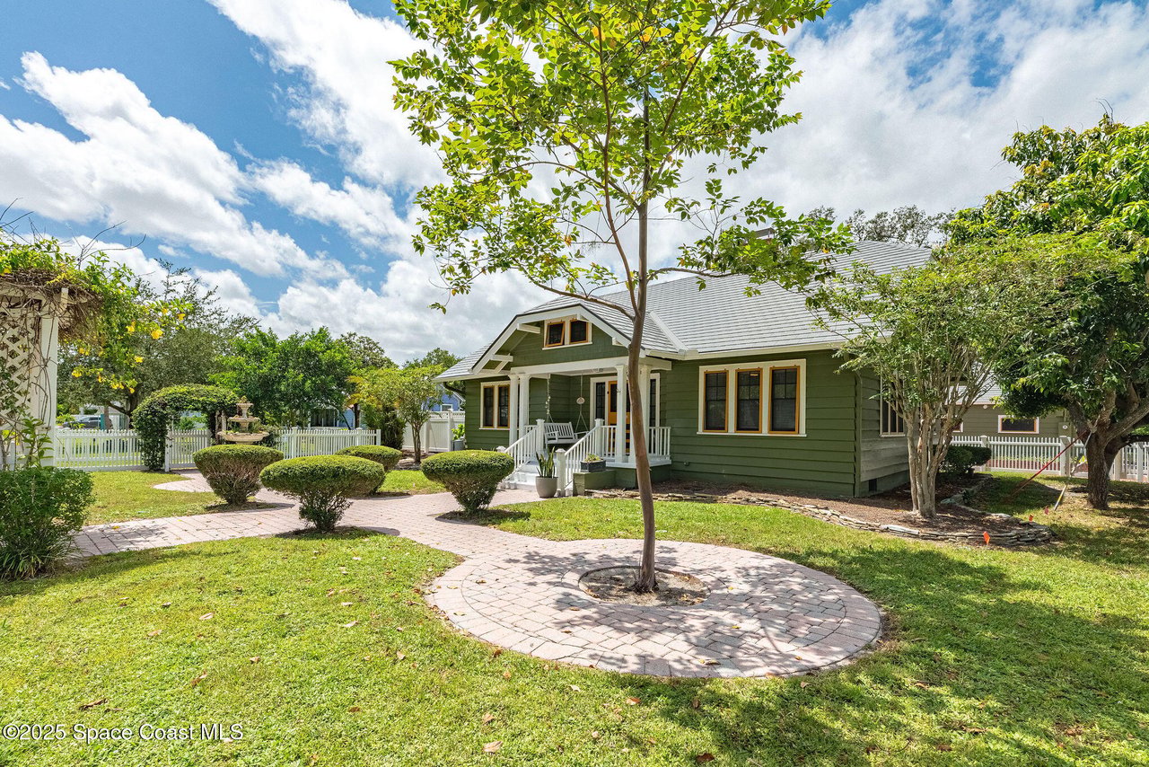 1296 Highland Ave